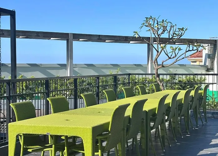 8 Newtown Boulevard Near Airport And Punta Engano (Mactan)