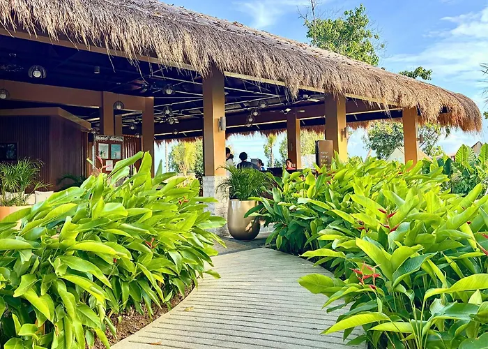 8 Newtown Boulevard Near Airport And Punta Engano (Mactan)