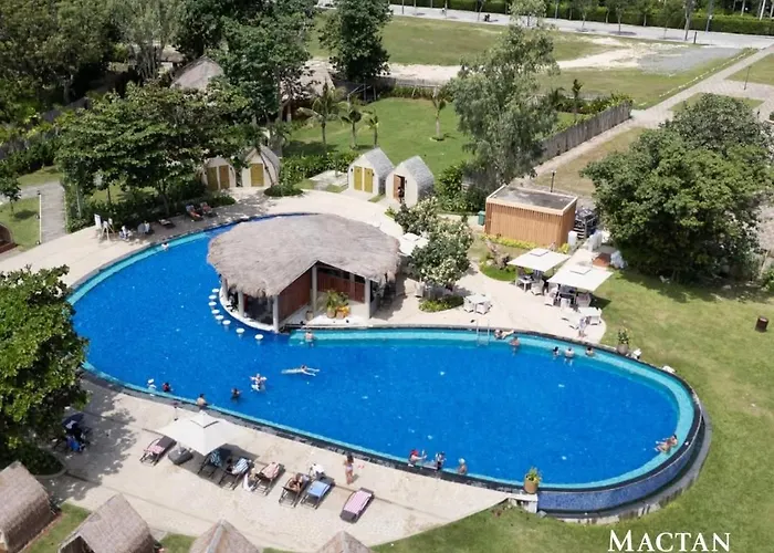 8 Newtown Boulevard Near Airport And Apartment *