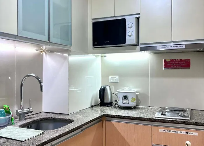 8 Newtown Boulevard Near Airport And Punta Engano (Mactan)